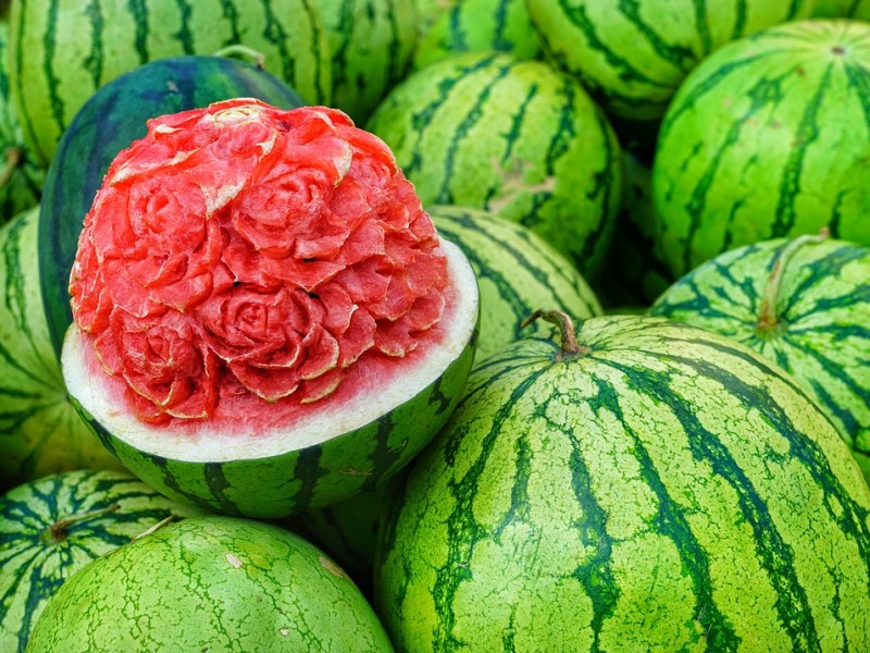 Η τέχνη της γλυπτικής φρούτων και λαχανικών!